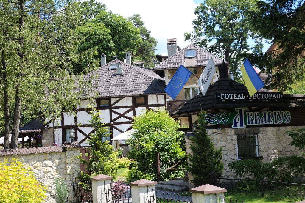 Eco Grill Hotel Restaurant Aquarius Lviv Extérieur photo