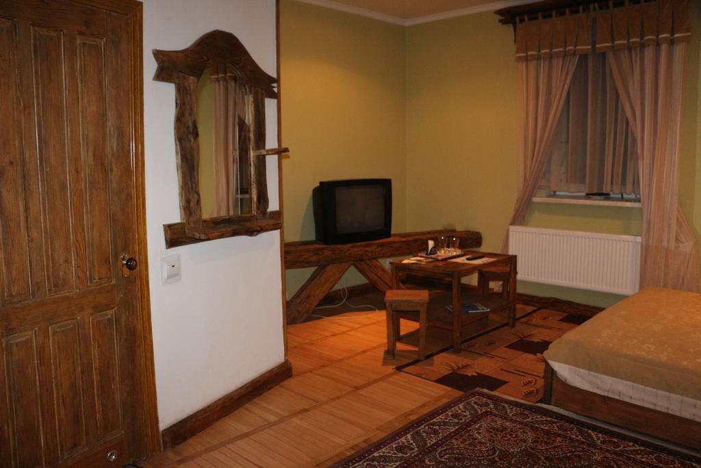 Eco Grill Hotel Restaurant Aquarius Lviv Chambre photo