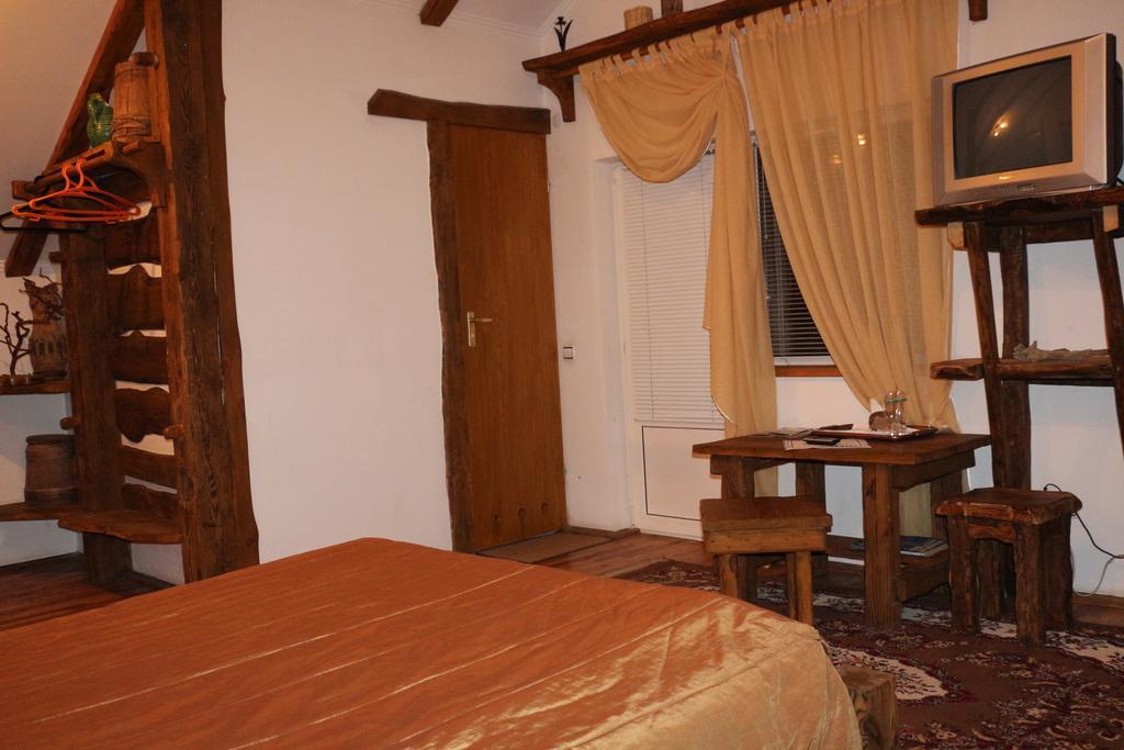 Eco Grill Hotel Restaurant Aquarius Lviv Chambre photo